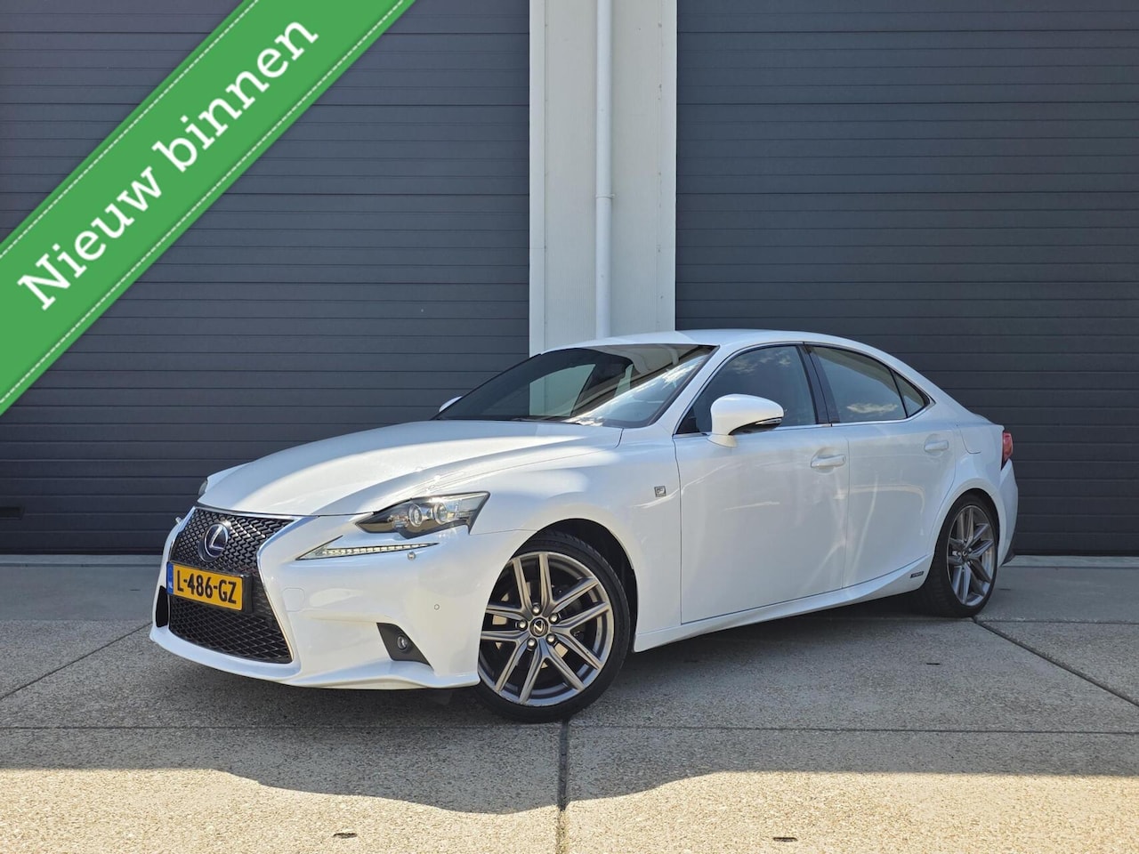 Lexus IS - 300h F Sport | Mark-Levinson | 2 JAAR GARANTIE - AutoWereld.nl