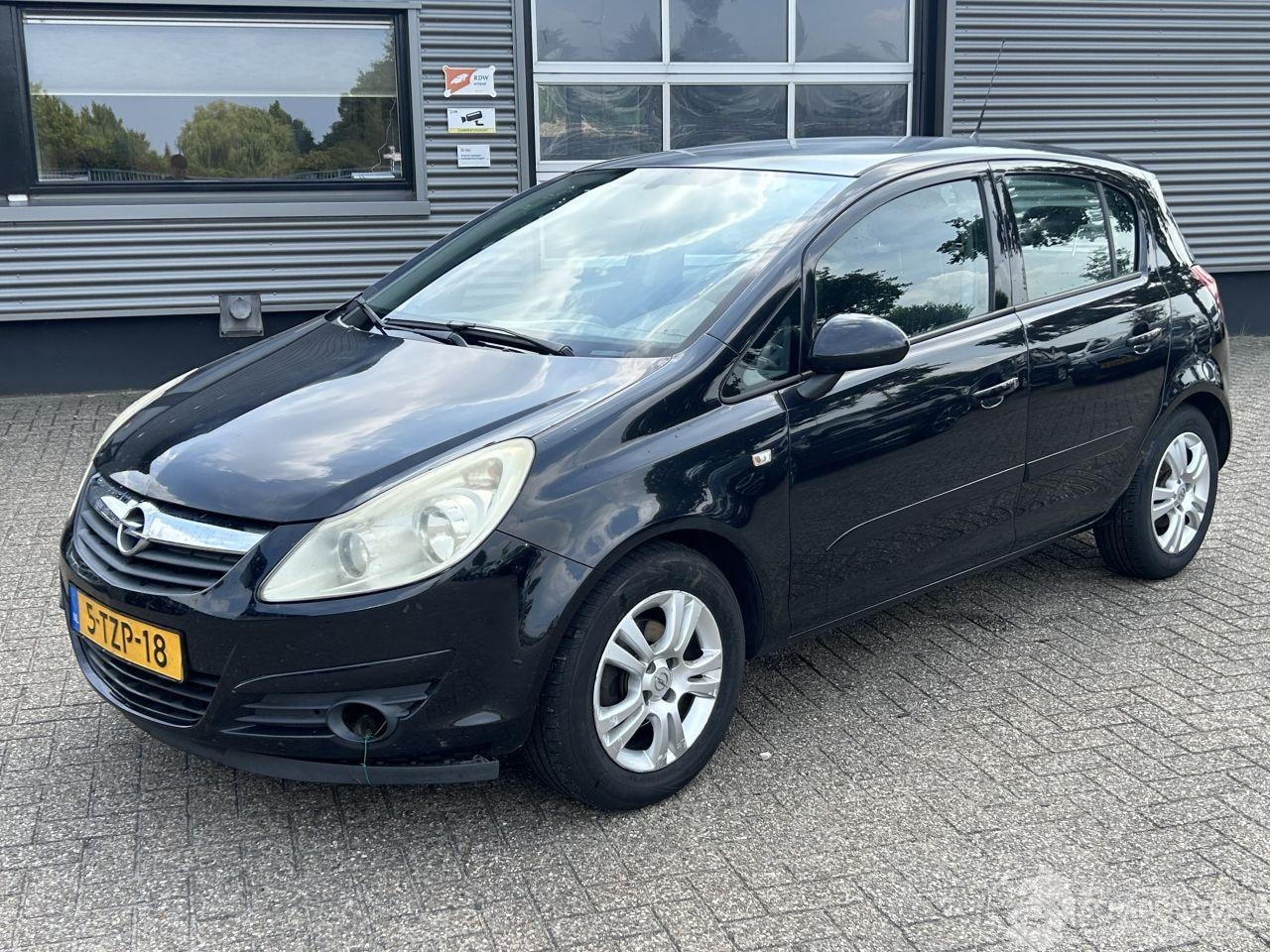 Opel Corsa - 1.4-16V Enjoy 1.4-16V Enjoy - AutoWereld.nl