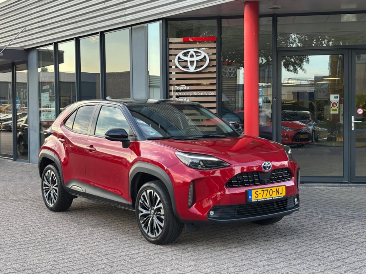Toyota Yaris Cross - 1.5 Hybrid Adventure | Head up | JBL | Elek.a.klep | Stoel & Stuurwiel VW | Trekhaak - AutoWereld.nl