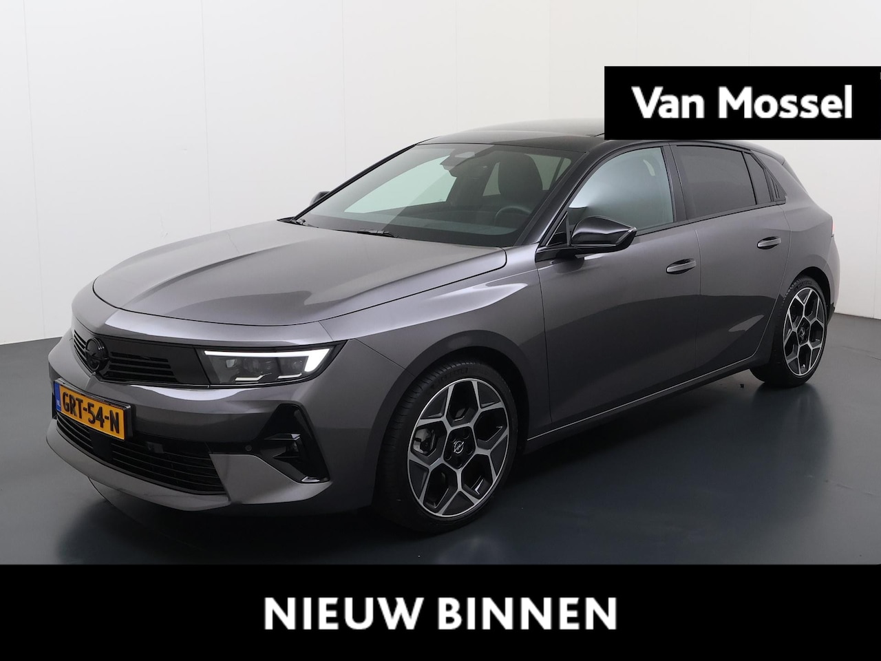 Opel Astra - 1.2 Turbo Hybrid Ultimate | Panoramadak | Parkeer camera - AutoWereld.nl