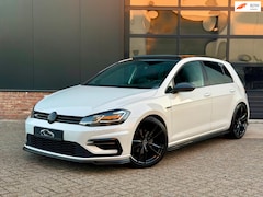 Volkswagen Golf - 1.5 TSI Highline R-Line 150pk Pano/Virtual/Keyless/Nieuwstaat