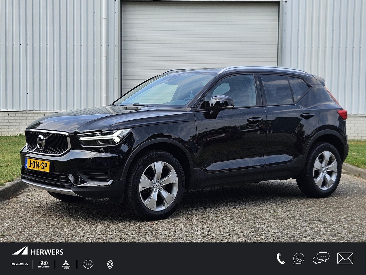 Volvo XC40 - 1.5 T2 Momentum / Achteruitrijcamera / Apple Carplay & Android Auto / Sensoren Voor en Ach - AutoWereld.nl