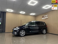 Volkswagen Touran - 1.4 TSI Highline 7p * Automaat / 7 Persoons / Trekhaak / Navigatie / Camera