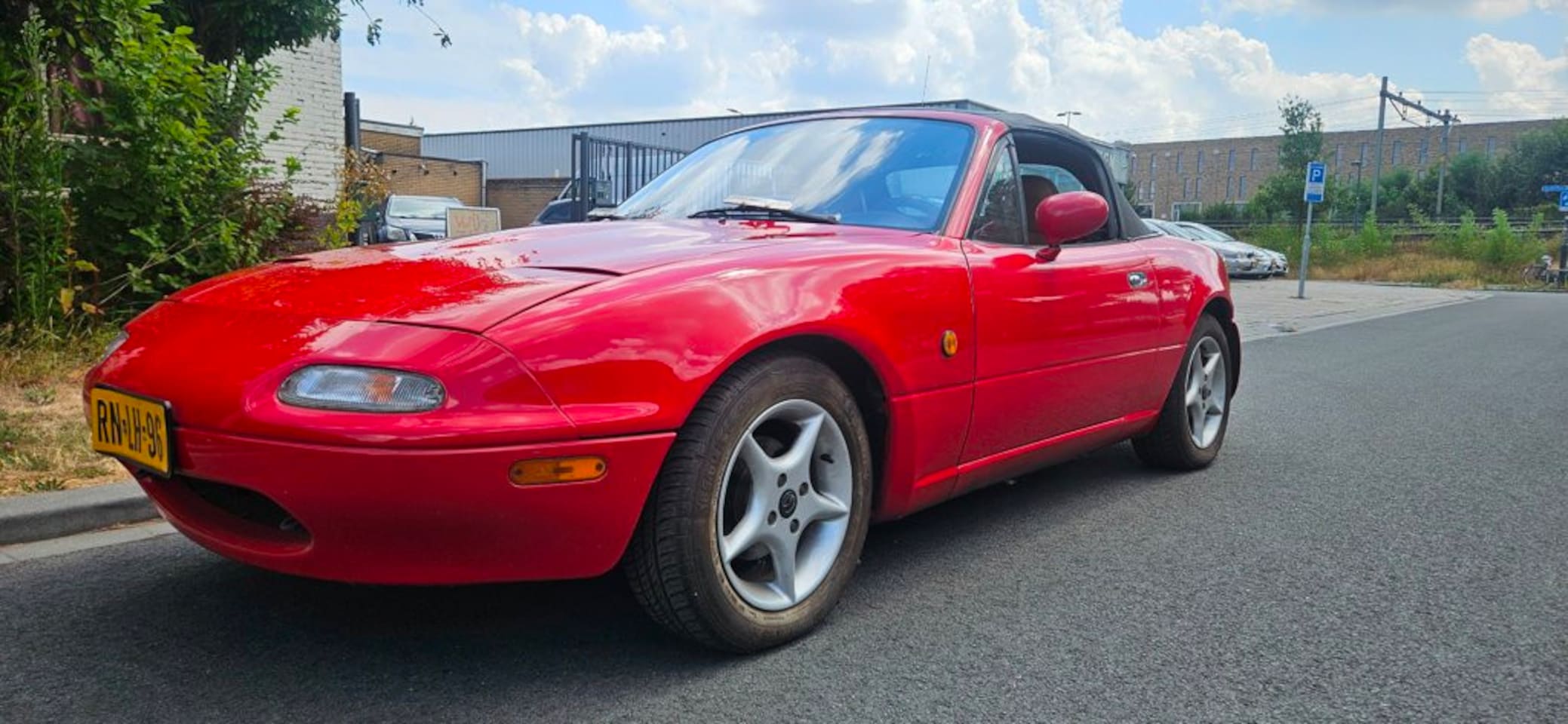 Mazda MX-5 - 1.6i-16V 1.6i-16V - AutoWereld.nl