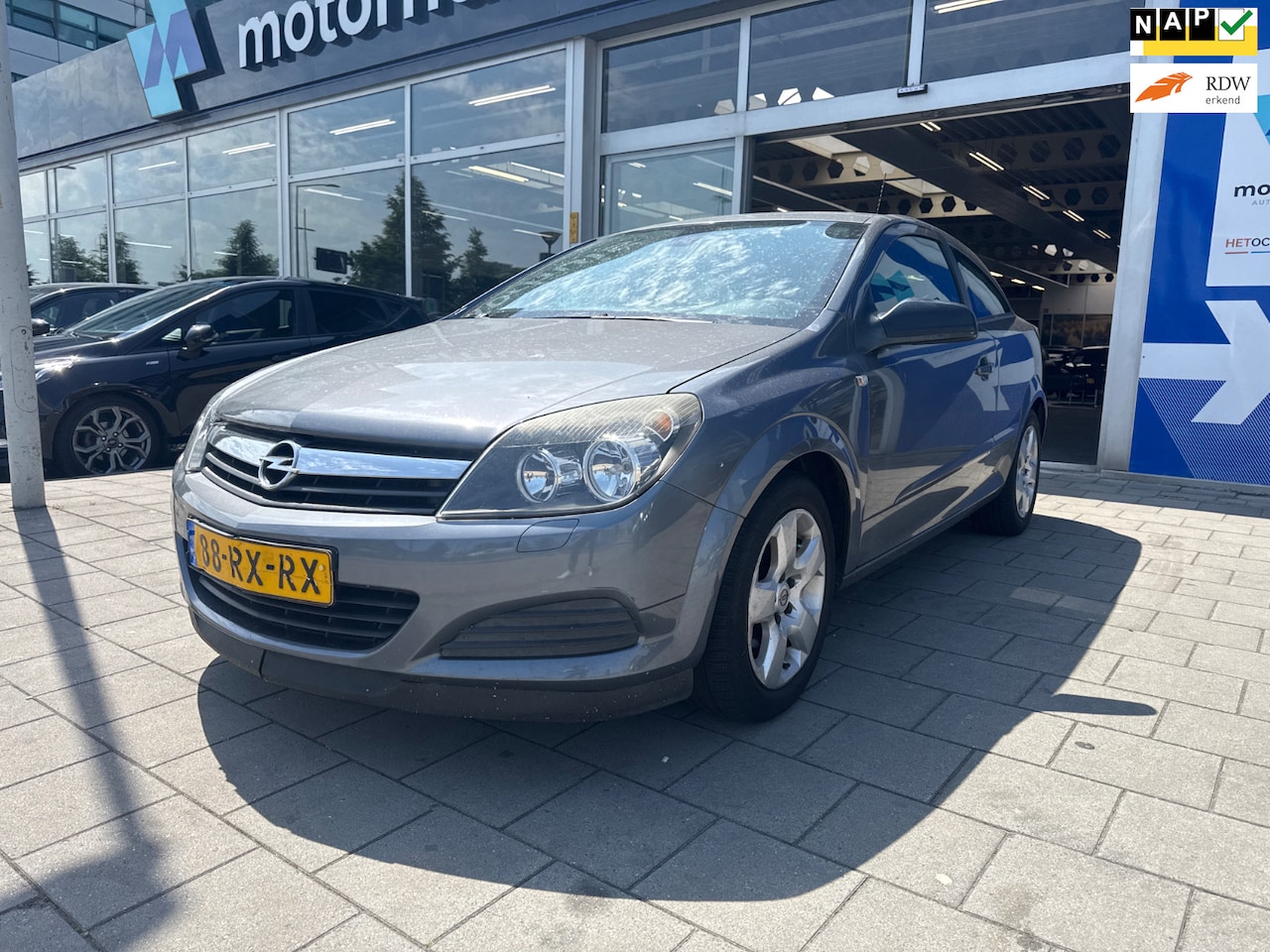 Opel Astra GTC - 1.6 AIRCO KOUD/CRUISE/LAGE KM/RIJDT GOED/NAP! - AutoWereld.nl