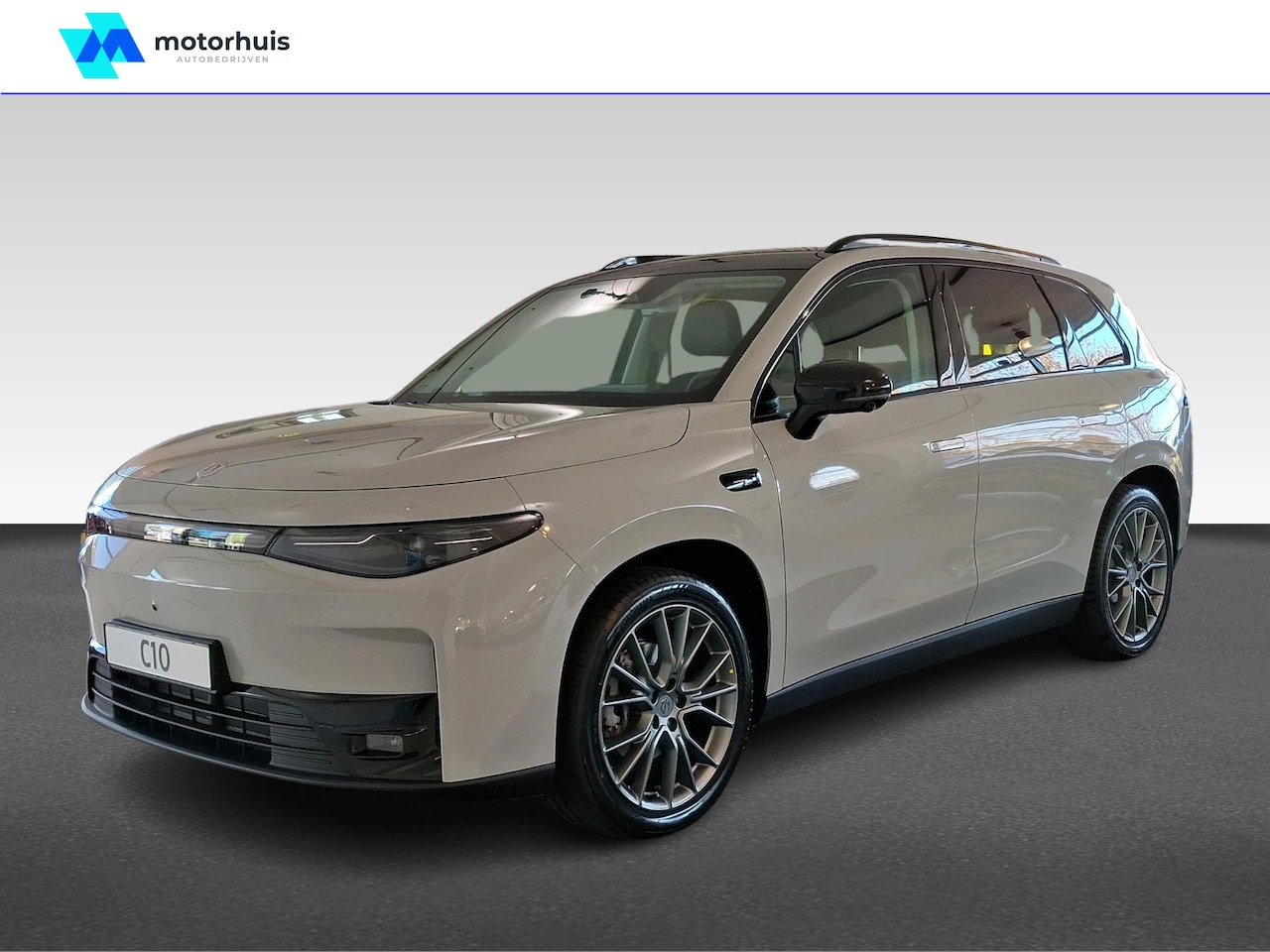 Leapmotor C10 - Design REEV 28.4 kWh 20inch velgen | Leder | Camera Voordeel € 2.500,00 | Achteropkomend v - AutoWereld.nl