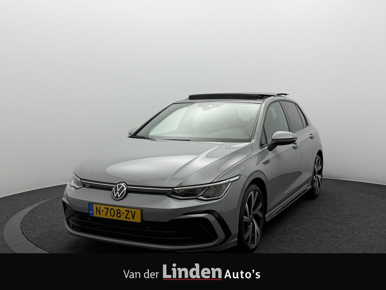 Volkswagen Golf - 1.5 TSI R-Line | Panoramadak | Adaptive Cruise Control | Carplay&Android - AutoWereld.nl