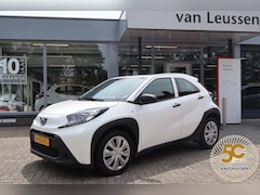 Toyota Aygo X - 5-DEURS AD-CRUISE AIRCO EL-RAMEN STUUR MULTIFUNCTIONEEL