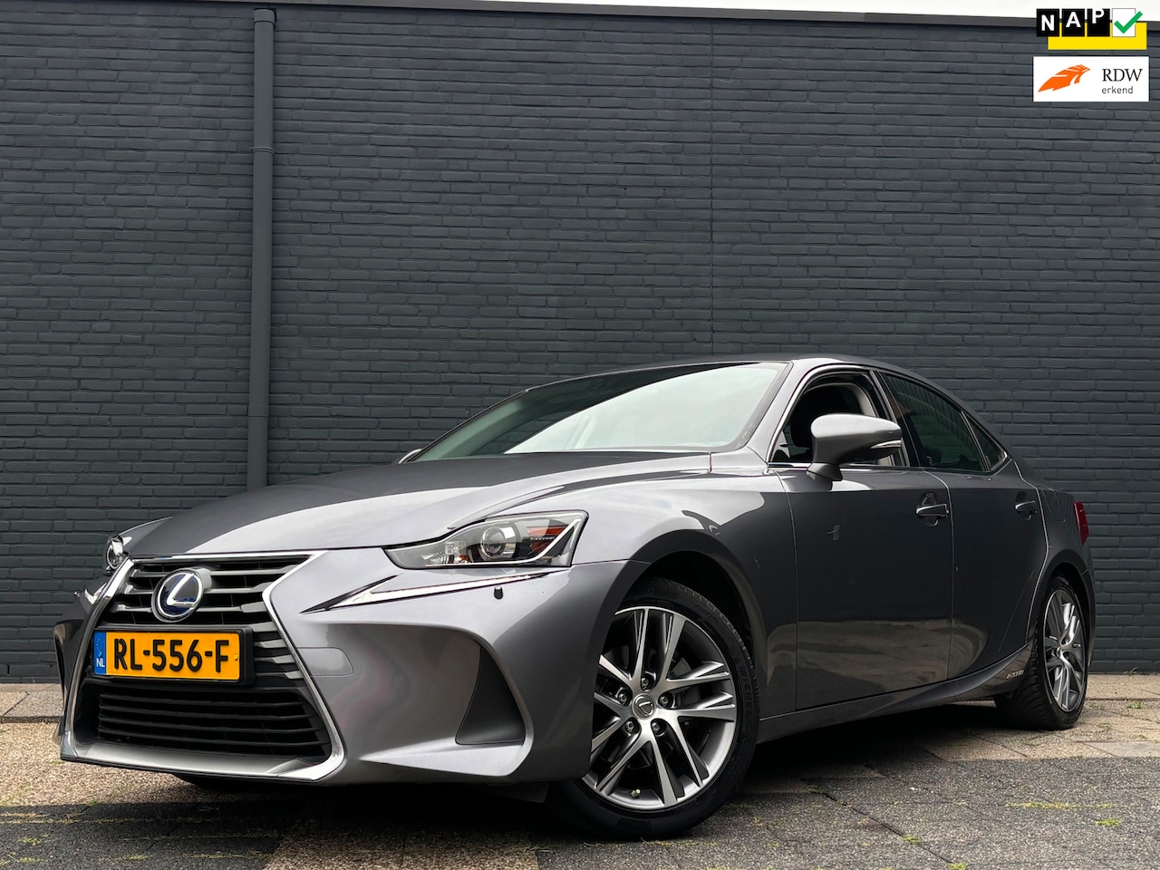 Lexus IS - 300h Business Line | Hybrid Health Check | Onderhoud Aanwezig - AutoWereld.nl