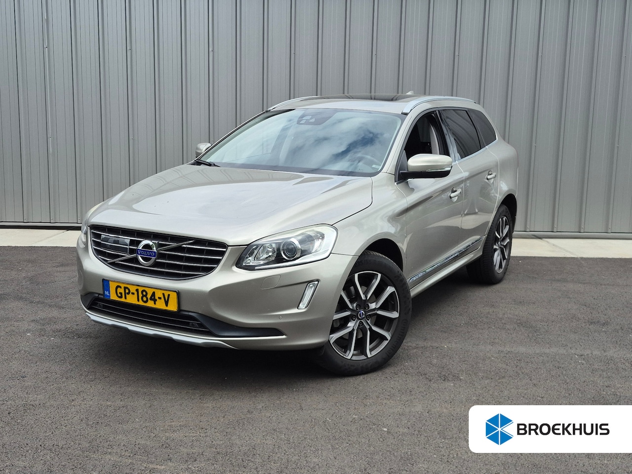 Volvo XC60 - 2.0 T5 FWD Summum 245PK AUTO | Trekhaak afneembaar | Achteruitrijcamera | Cruise control | - AutoWereld.nl