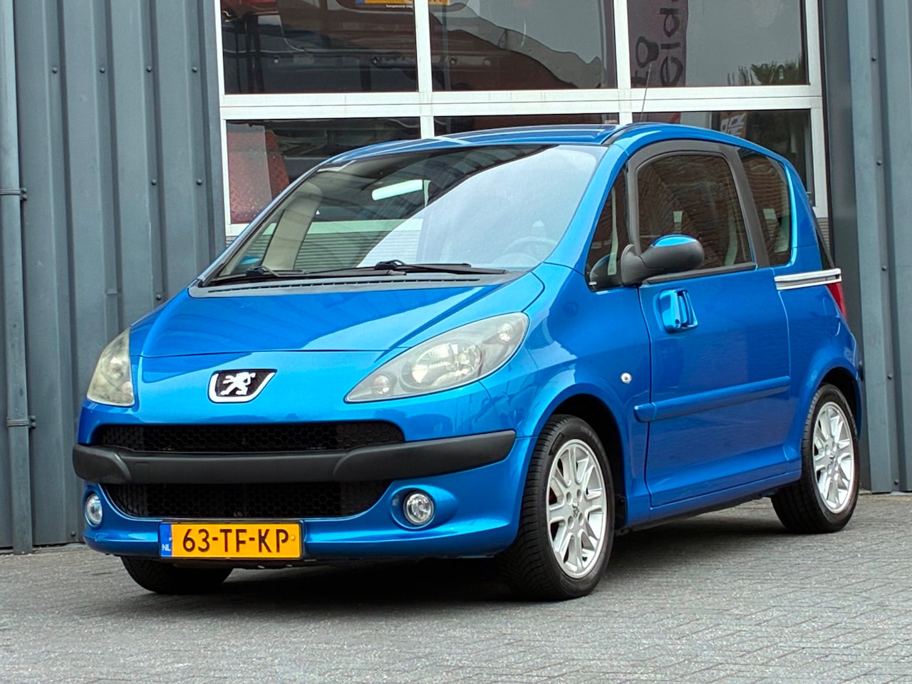 Peugeot 1007 - 1.6-16V Sesam Sporty Automaat Climatecontrole Trekhaak - AutoWereld.nl