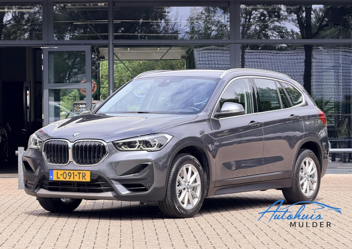 BMW X1 - sDrive20i Business Edition | Automaat | Led | Dealer Onderhouden | 4Cil. | Trekhaak | - AutoWereld.nl