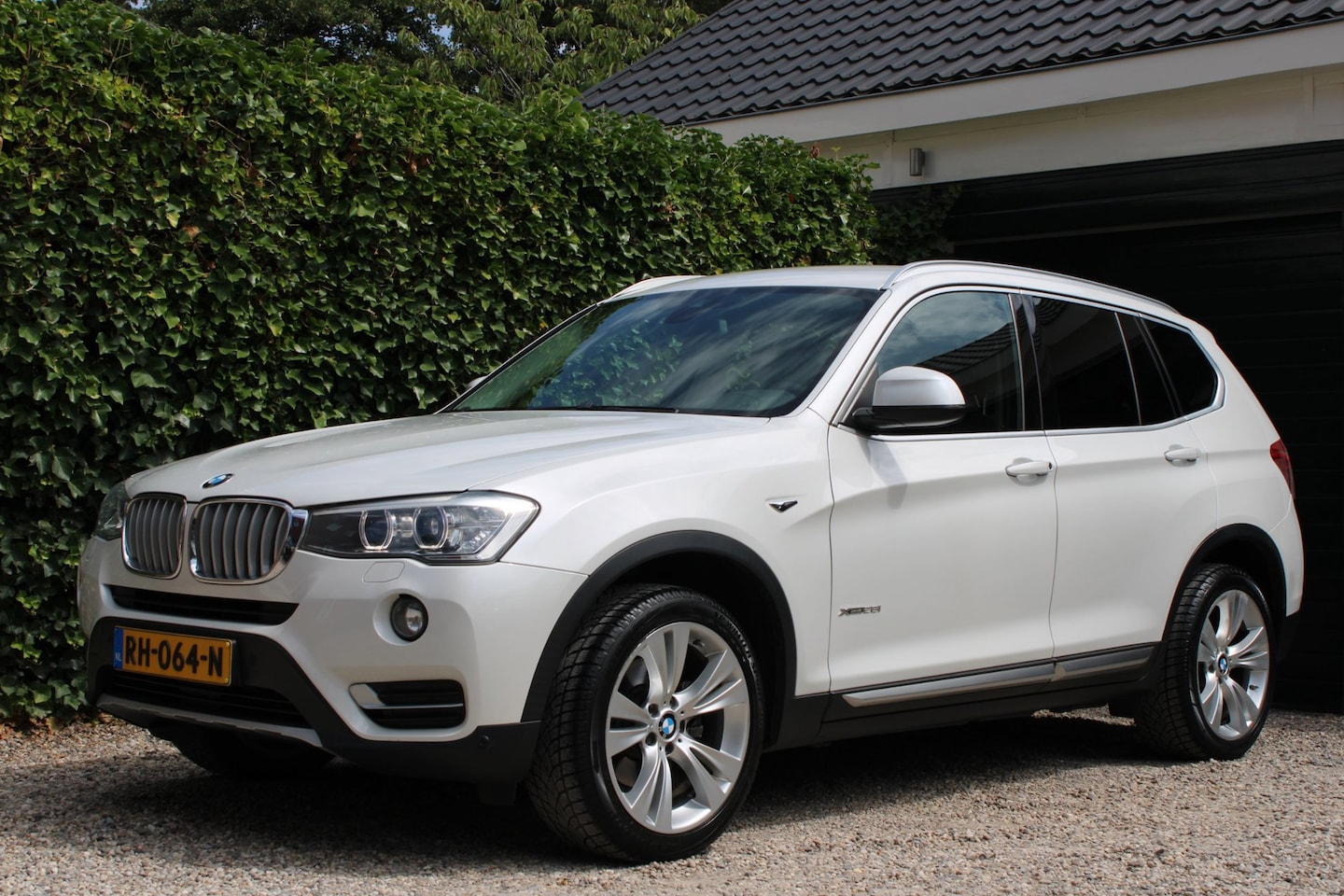 BMW X3 - XDrive28i High Executive | 245 PK | Achteruitrijcamera | Stoelverwarming - AutoWereld.nl