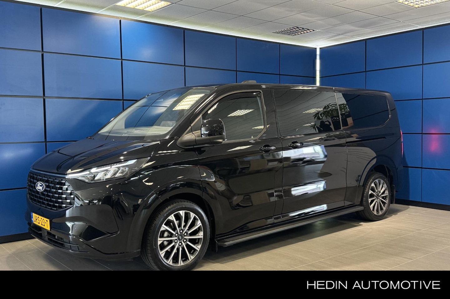 Ford Transit Custom Tourneo - 340 2.5 PHEV L2H1 Titanium X 340 2.5 PHEV L2H1 Titanium X Full option - AutoWereld.nl