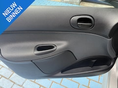 Peugeot 206 - 1.4 5DRS AIRCO TREKHAAK ALL-SEASON UNIEKE KM-STAND