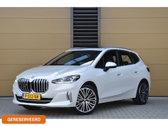 BMW 2-serie Active Tourer - 220i * Panoramadak * Sportstoel * Stoelmemory * Trekhaak
