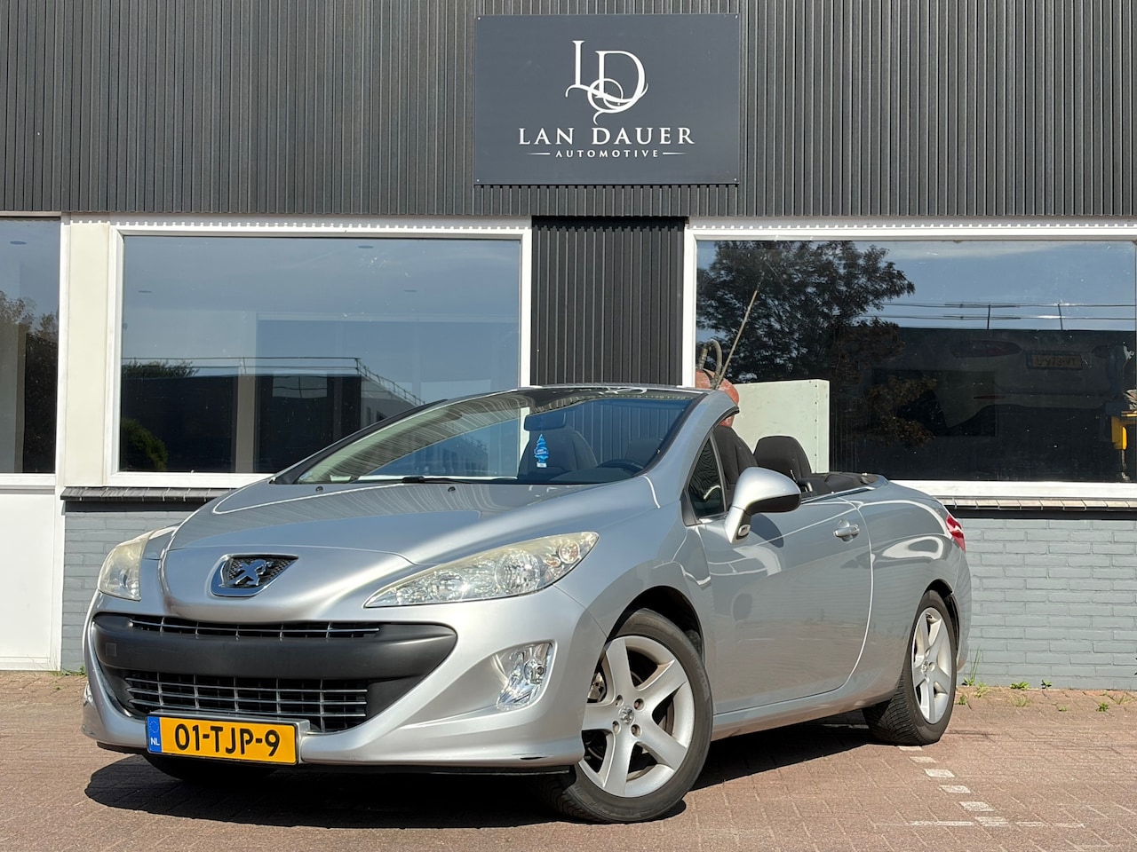 Peugeot 308 CC - 1.6 VTi Sport Pack 1.6 VTi Sport Pack - AutoWereld.nl
