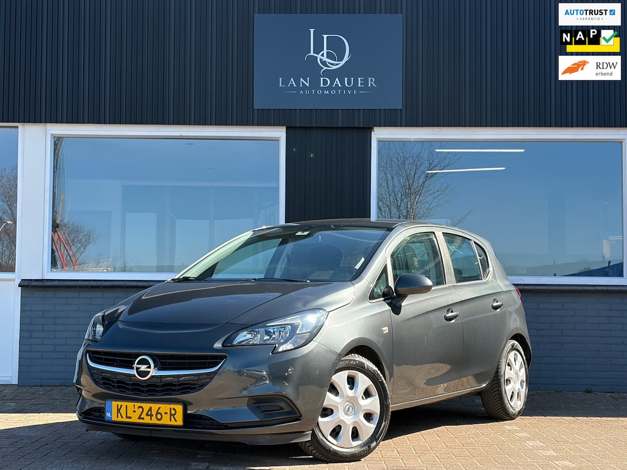 Opel Corsa - 1.4 Edition / Airco / 5drs / Lage KM ! - AutoWereld.nl