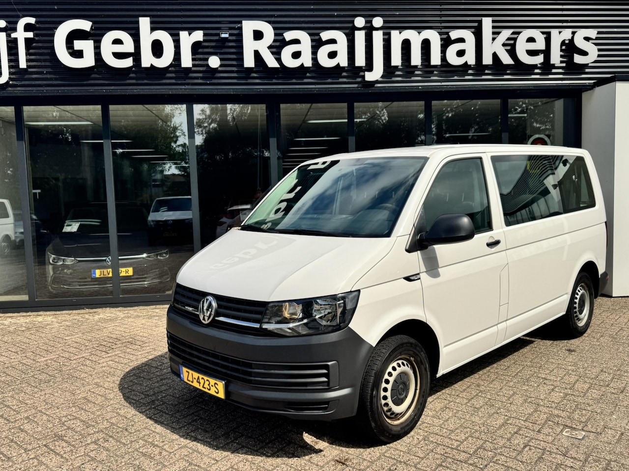 Volkswagen Transporter Kombi - 2.0 TDI 102pk L1H1 *Airco*9-Persoons* - AutoWereld.nl