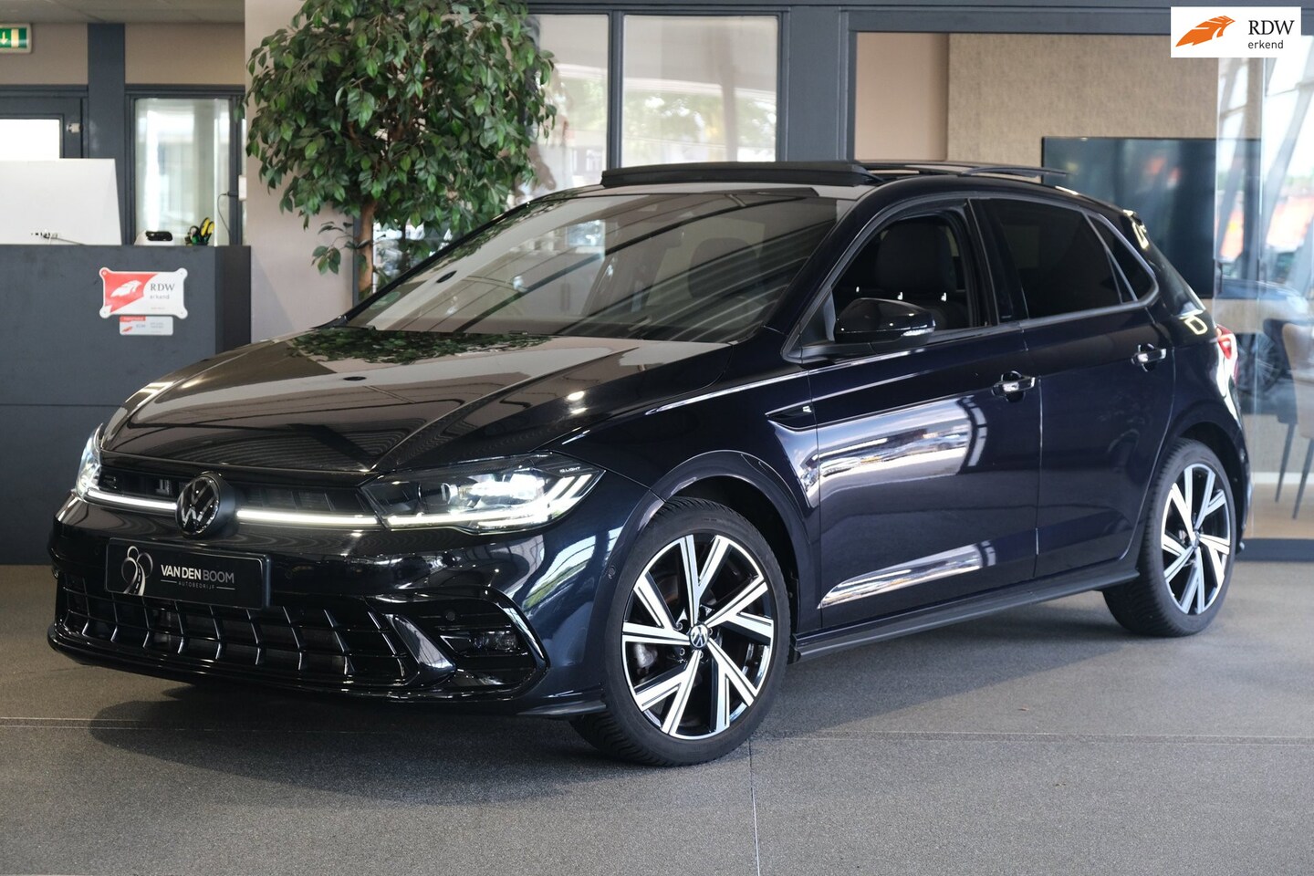 Volkswagen Polo - 1.0 TSI 2x R-Line 110PK DSG Facelift Pano IQ Led Virtual Cam ACC Keyless - AutoWereld.nl