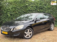 Volvo V60 - 2.0T NETTE AUTO/RIJDT GOED/203PK/TOP ONDERHOUDEN