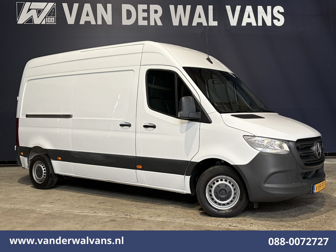 Mercedes-Benz Sprinter - 211 CDI L2H2 Euro6 Airco | Camera | Trekhaak Bijrijdersbank - AutoWereld.nl