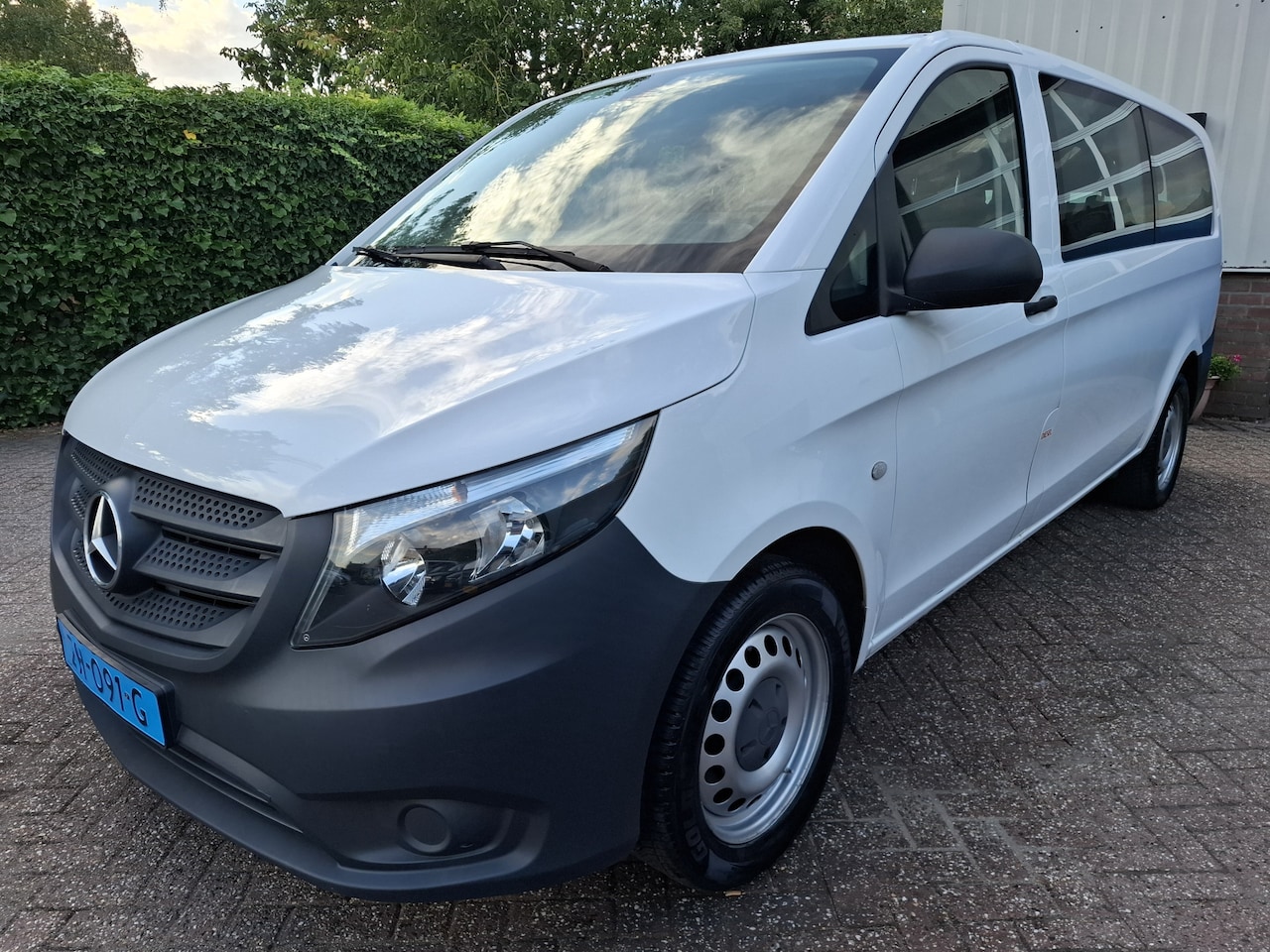 Mercedes-Benz Vito Tourer - 114 BlueTEC Extra Lang 22995.- INCL BTW 9-PERS 135PK - AutoWereld.nl
