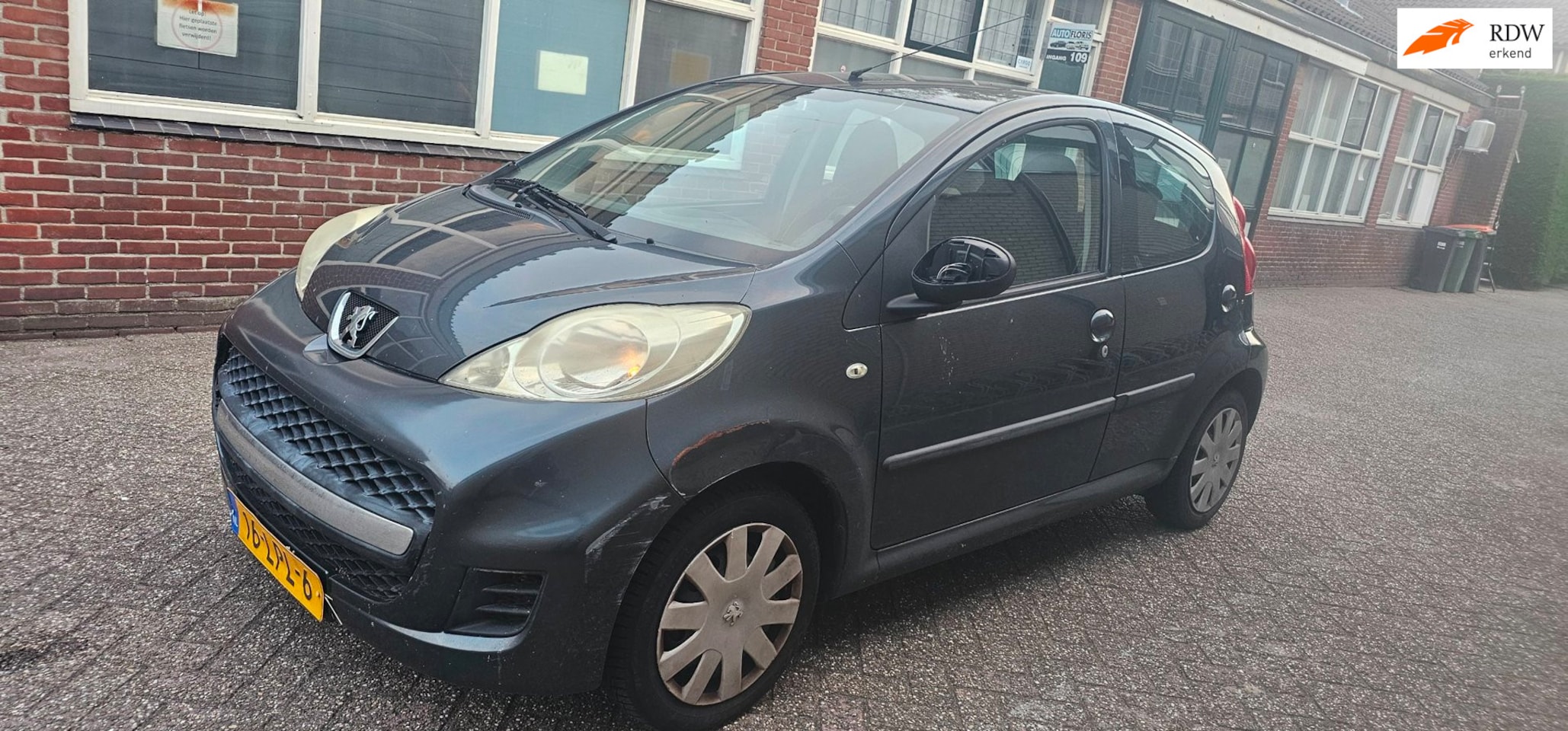 Peugeot 107 - 1.0-12V XS 5drs airco toerentel centr etc - AutoWereld.nl