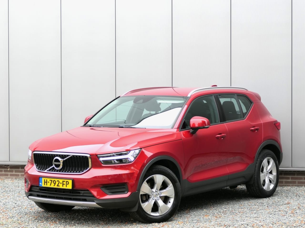 Volvo XC40 - T4 Momentum Pro 12 MND garantie / Pilot assist / Trekhaak / BLIS - AutoWereld.nl