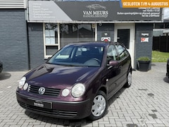 Volkswagen Polo - 1.4-16V Comfortline, 5 deurs, trekhaak, cruise, apk 07-2027