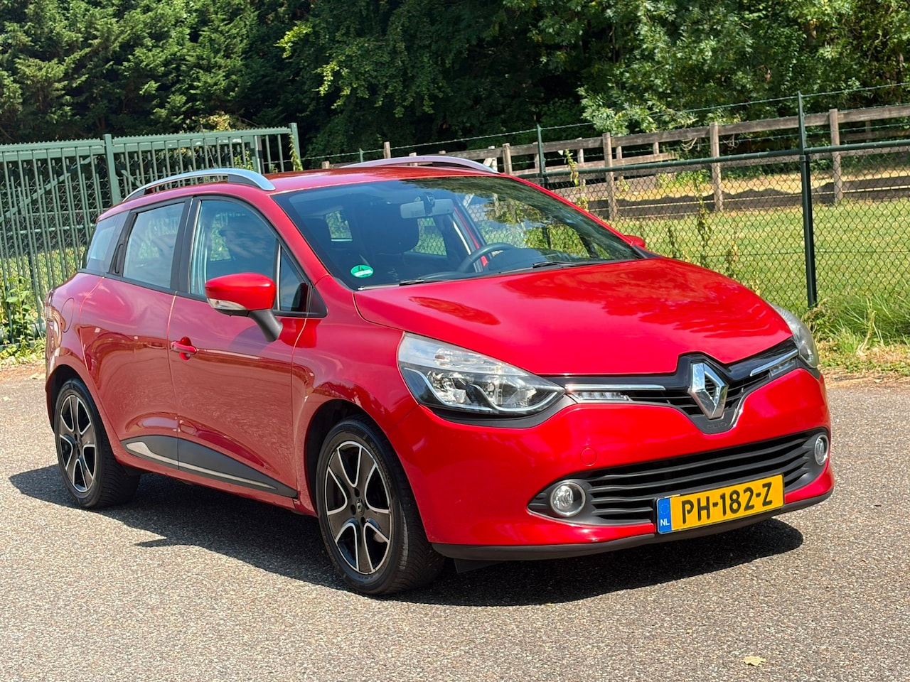 Renault Clio Estate - 0.9 TCe Dynamique /Trekhaak/Navi/ - AutoWereld.nl