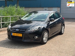 Ford Focus - 1.0 EcoBoost Titanium Navi LM velgen PDC NAP 1 jaar APK