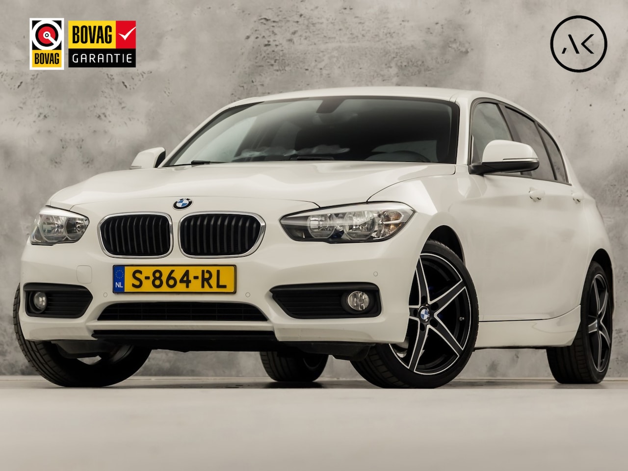 BMW 1-serie - 118i Centennial High Executive (NAVIGATIE, M STUUR, STOELVERWARMING, GETINT GLAS, SPORTSTO - AutoWereld.nl