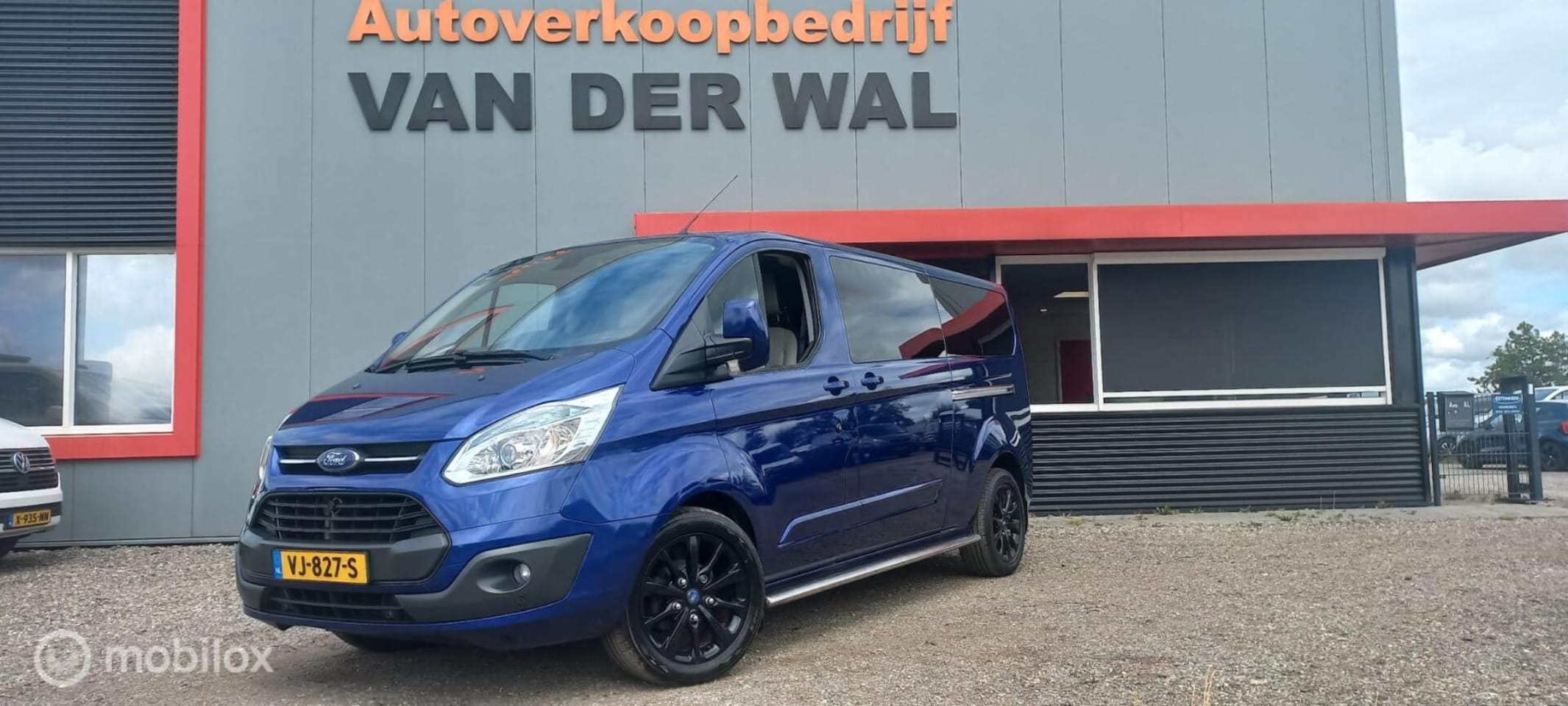 Ford Transit Custom - 330 2.2 TDCI L2H1 CHAMPIONS EDITION/DC - AutoWereld.nl
