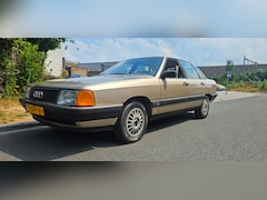 Audi 100 - 1.8 4+E