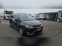 Chrysler Pacifica - Touring L+