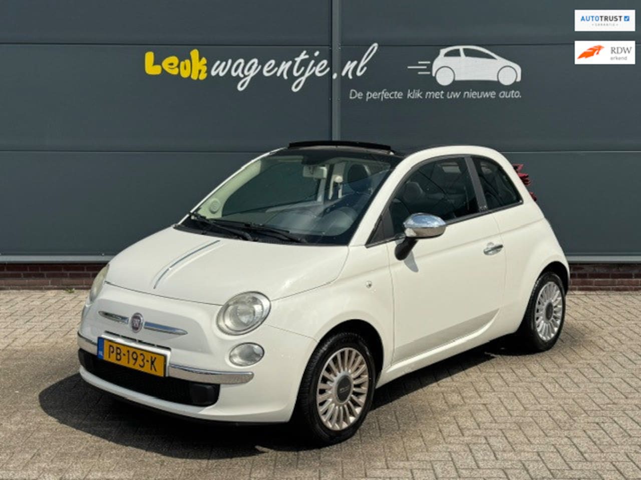 Fiat 500 C - 1.2 Easy Cabrio *groot scherm *p-sensoren *15"lmv - AutoWereld.nl