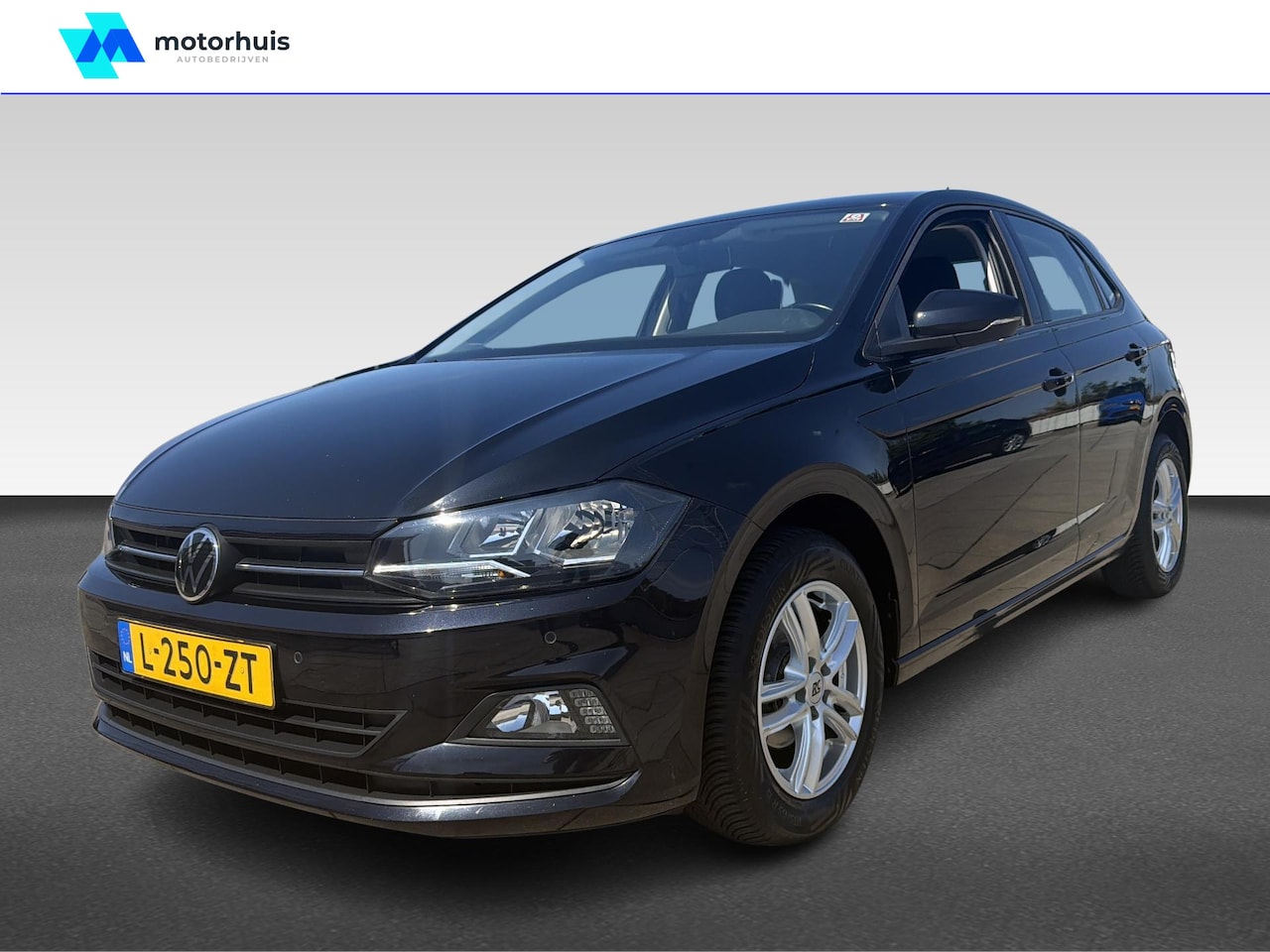 Volkswagen Polo - 1.0 TSI Comfortline Business | Achteruitrijcamera | Airco (automatisch) | Apple Carplay/An - AutoWereld.nl