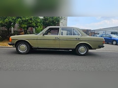 Mercedes-Benz 200-280 (W123) - 200 D
