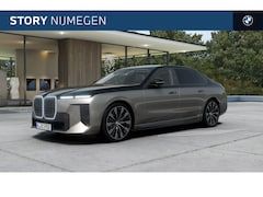 BMW i7 - 50 xDrive M Sport / Panoramadak Sky Lounge / Trekhaak / Executive Lounge Seating / 3D Head