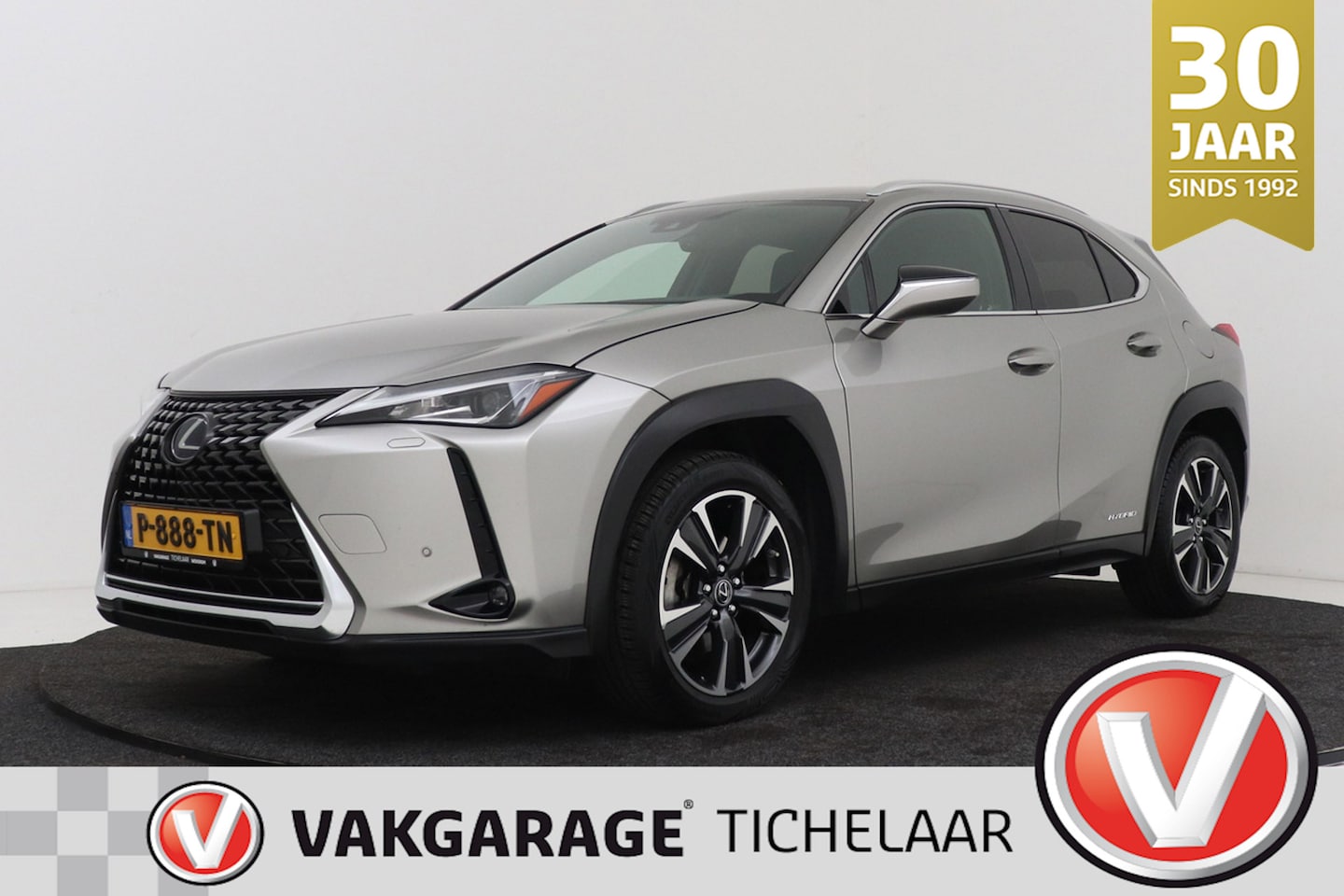 Lexus UX - 250h Business Line | Trekhaak | Dealer Ond. | Camera | Digital Cockpit | CarPlay | Keyless - AutoWereld.nl