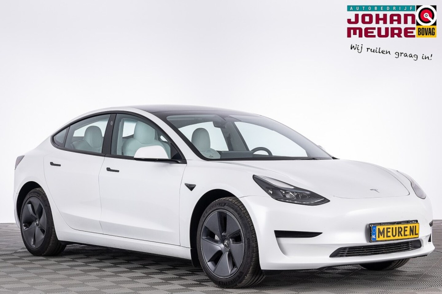 Tesla Model 3 - Standard RWD Plus 60 kWh *SOH 94.7%* WIT LEDER | PANORAMADAK - AutoWereld.nl