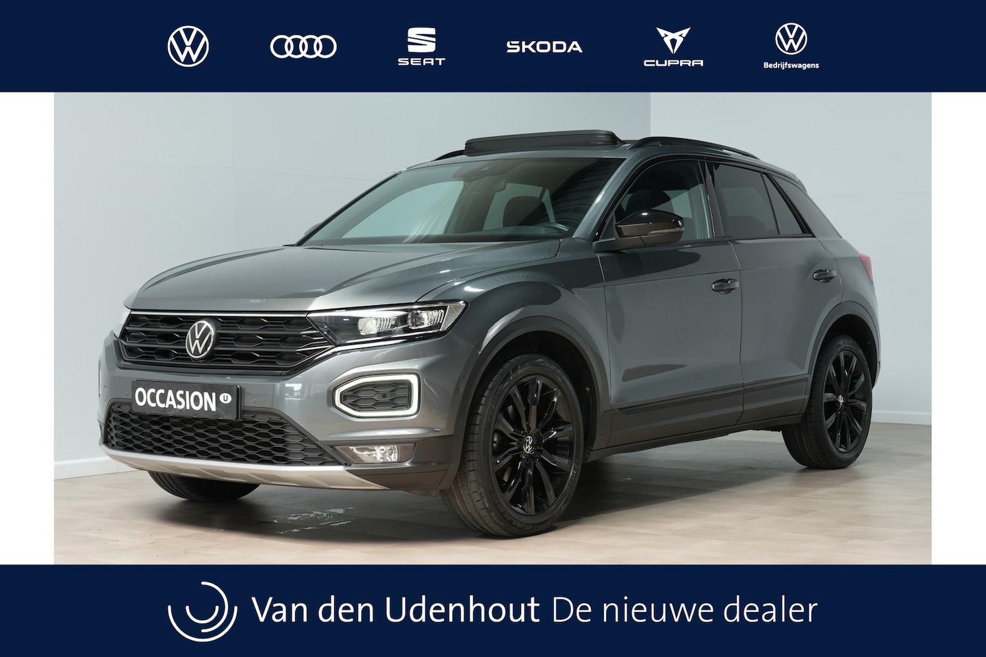 Volkswagen T-Roc - 1.5 TSI 150pk Automaat Sport Black Style / Panoramadak / Adaptive Cruise / Elektrische ach - AutoWereld.nl