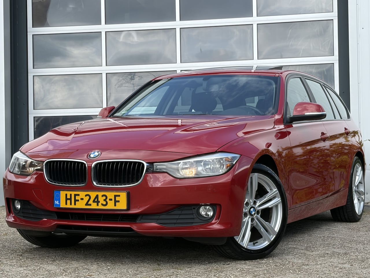 BMW 3-serie Touring - 316i Business 136pk | Achteruitrijcamera | Bluetooth | Cruise control | Elektrisch bedienb - AutoWereld.nl
