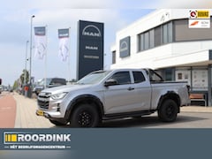 Isuzu D-Max - 1.9 Extended Cab V-Cross Zwart LM met Terrain band 3500 kg Trekhaak Rollbar
