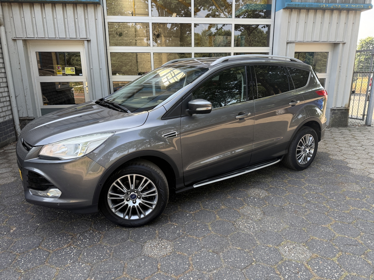 Ford Kuga - 1.6 Titanium Plus / Trekhaak / CarPlay - AutoWereld.nl