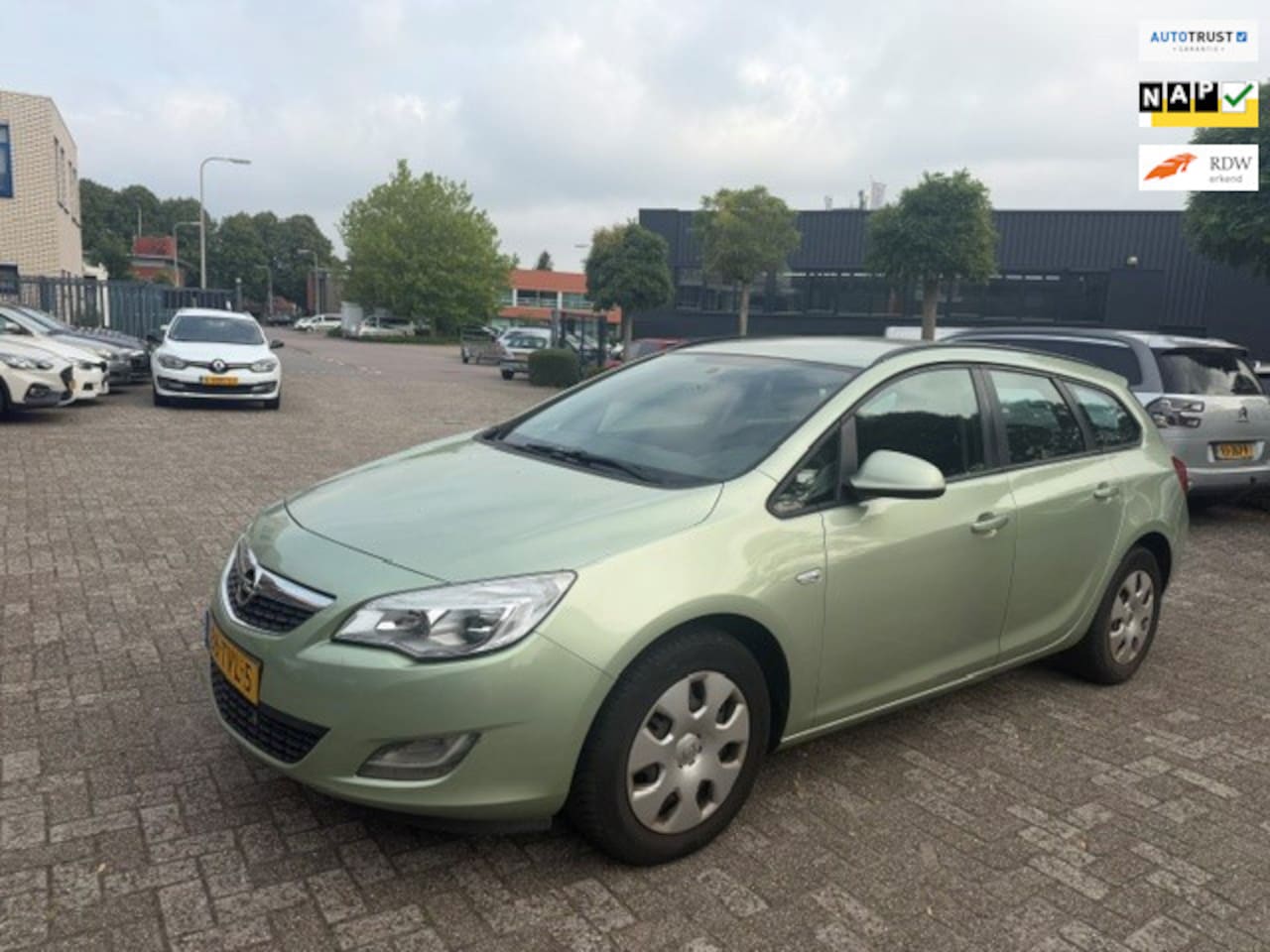 Opel Astra Sports Tourer - 1.4 Business Edition /bj.2012 / climate / NAP met 159678 km.en APK tot 08/2026 / bak defec - AutoWereld.nl