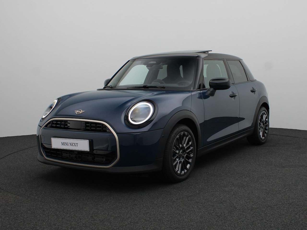MINI 5-Deurs - 1.5 Cooper C Favoured M - AutoWereld.nl