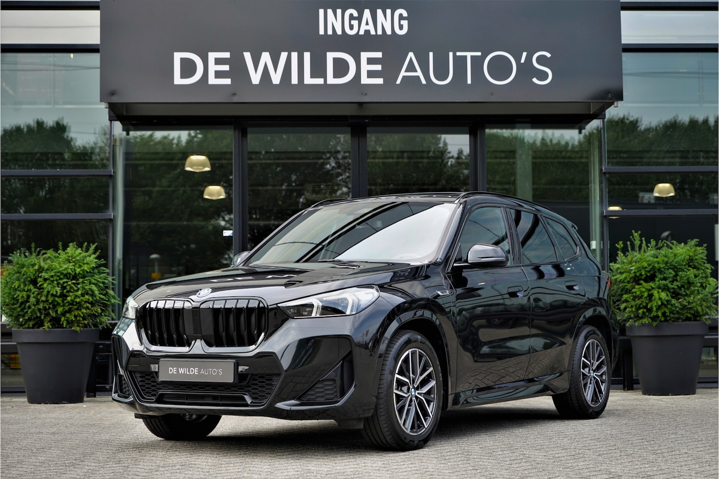 BMW X1 - xDrive25e M-sport Pano Memory Harman/Kardon Camera Massage - AutoWereld.nl