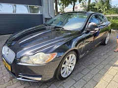 Jaguar XF - 2.7 D V6 Luxury display valt uit